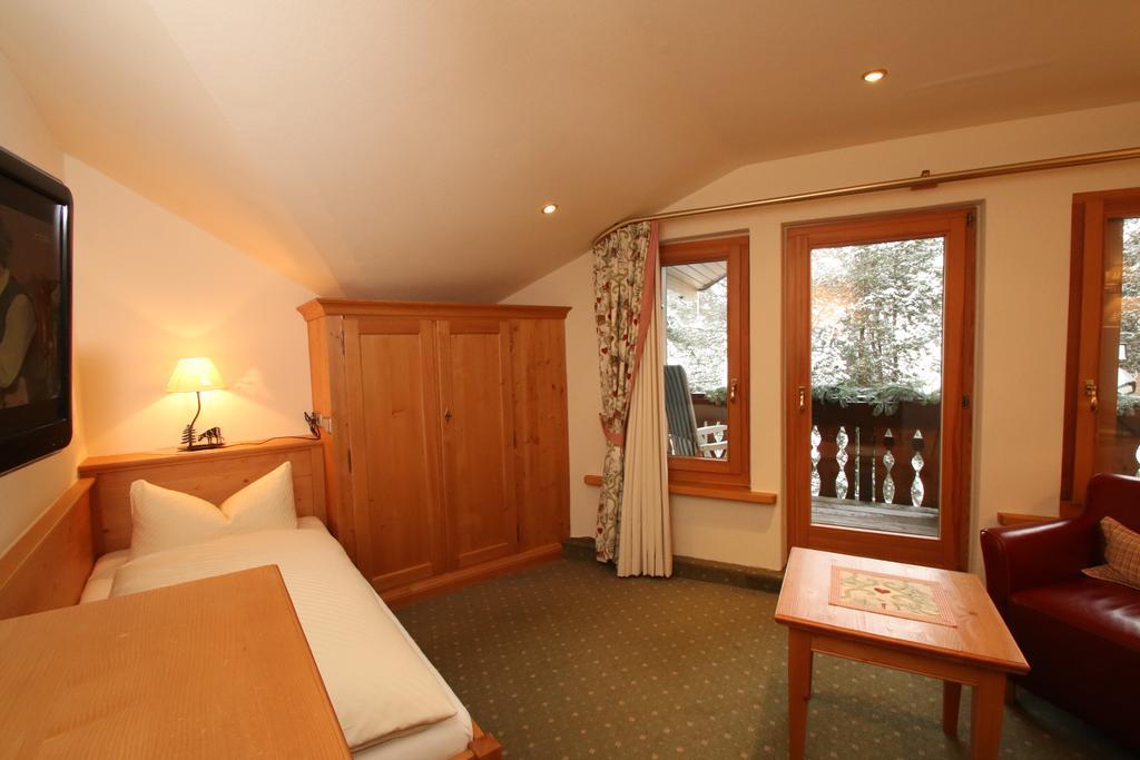 Todnauerberg Hotel Im Schwarzwald Todtnauberg Pokoj fotografie
