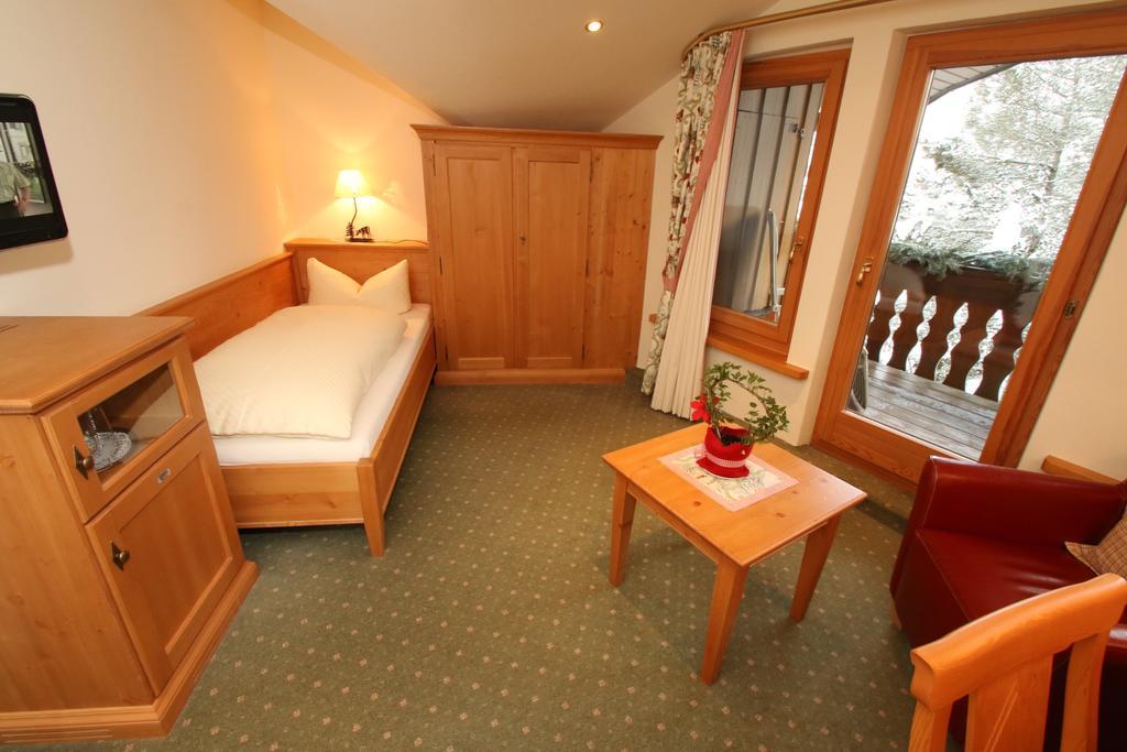 Todnauerberg Hotel Im Schwarzwald Todtnauberg Pokoj fotografie